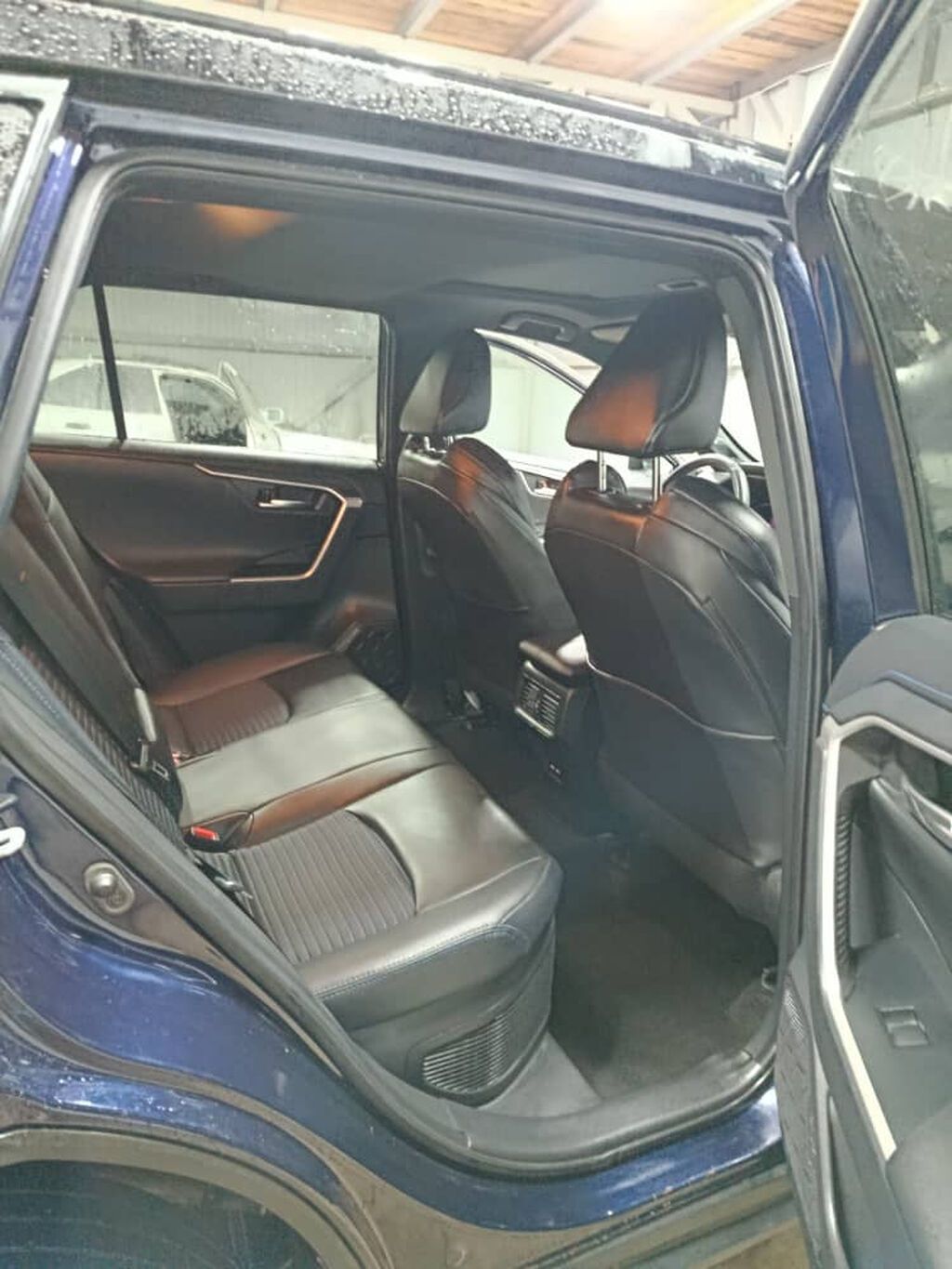 Toyota RAV4: 2021 г.: фото 3