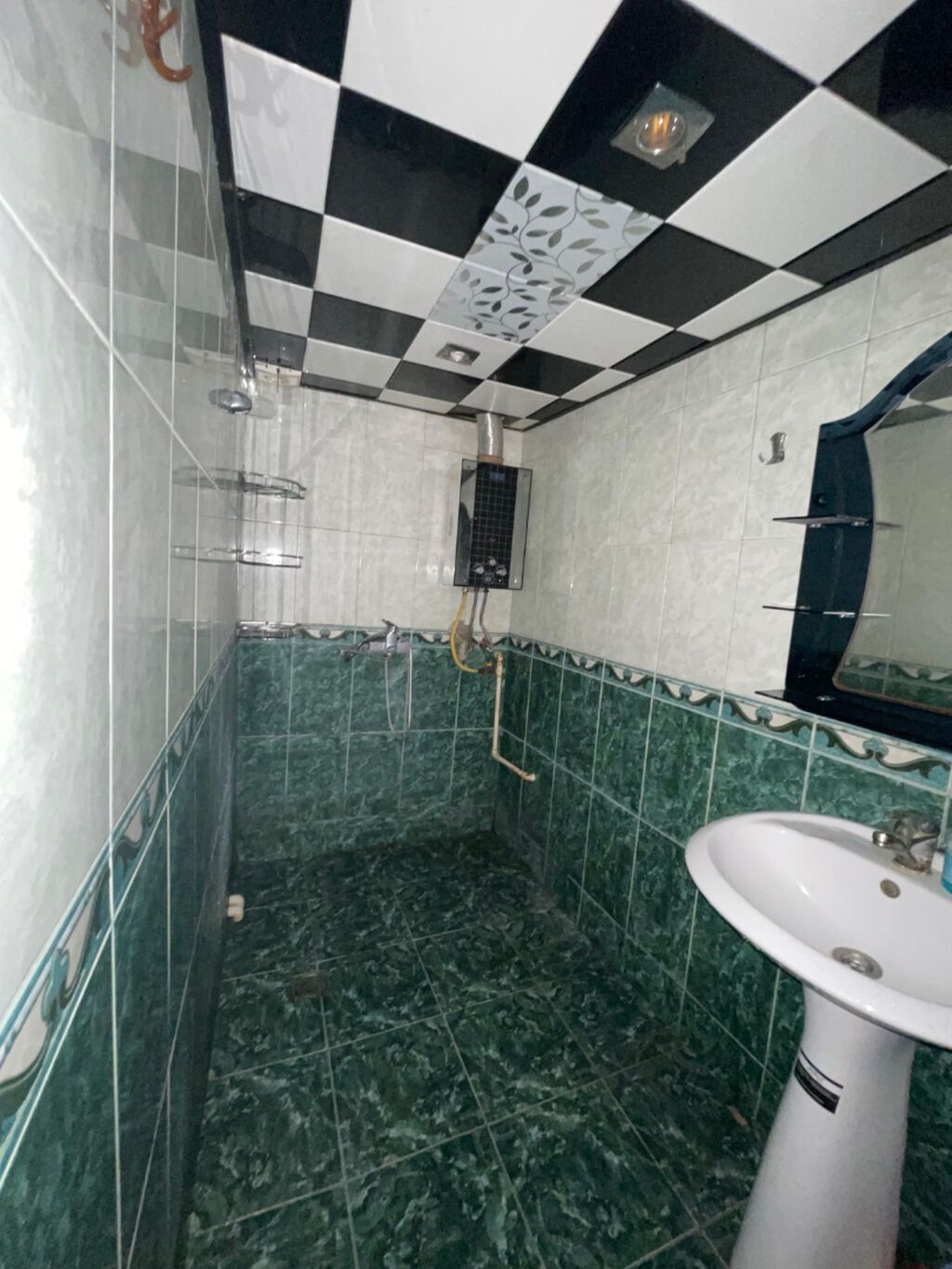 Bakı, 4 otaqlı, Köhnə tikili, 85 kv. m