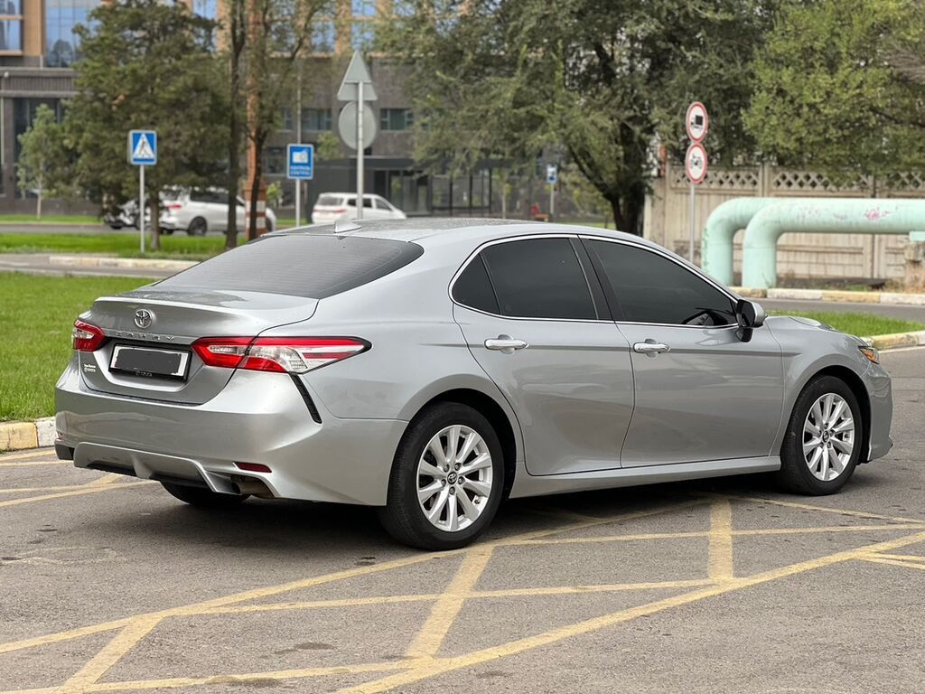 Toyota Camry: 2019 г., 2.5 л, Автомат, Бензин, Седан: фото 4