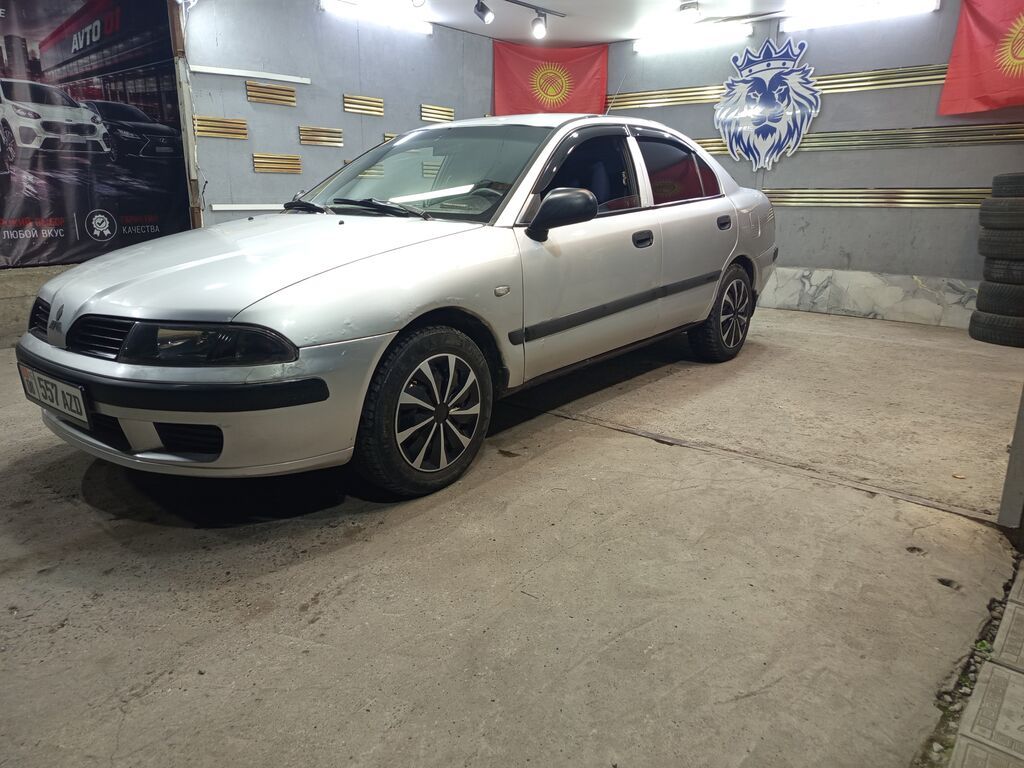 Mitsubishi Carisma: 2002 г., 1.6 л, Механика, Бензин, Седан: фото 4