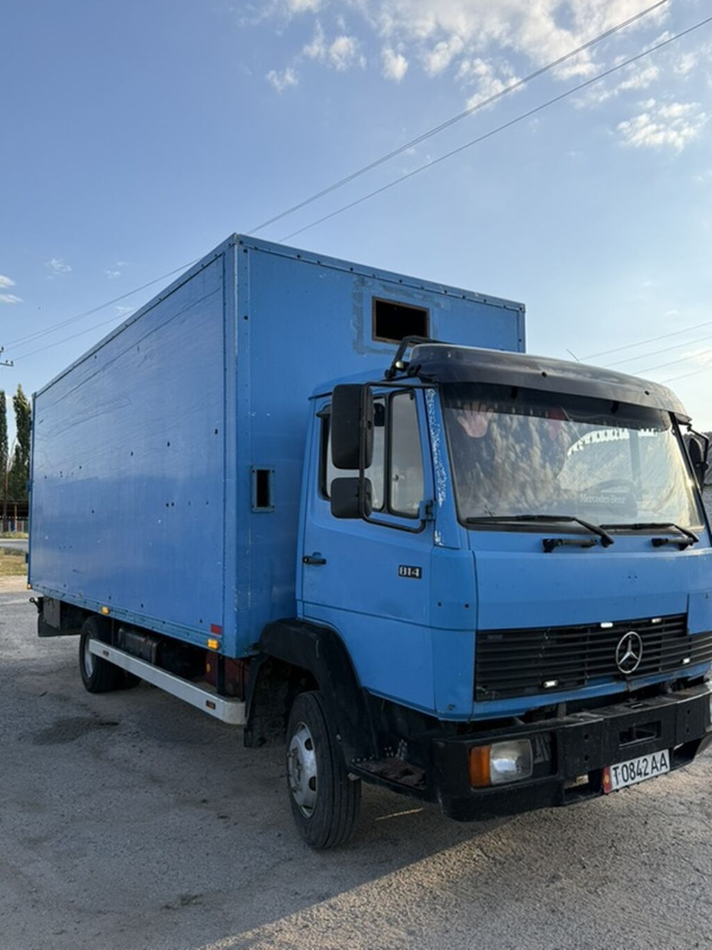 Грузовой автомобиль Mercedes-Benz 814, будка. Машина жакшы сырдакана: фото 1