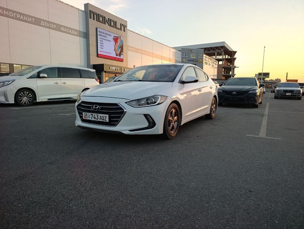 Hyundai Elantra: 2018 г., 1.4 л, Автомат, Бензин, Седан: фото 2