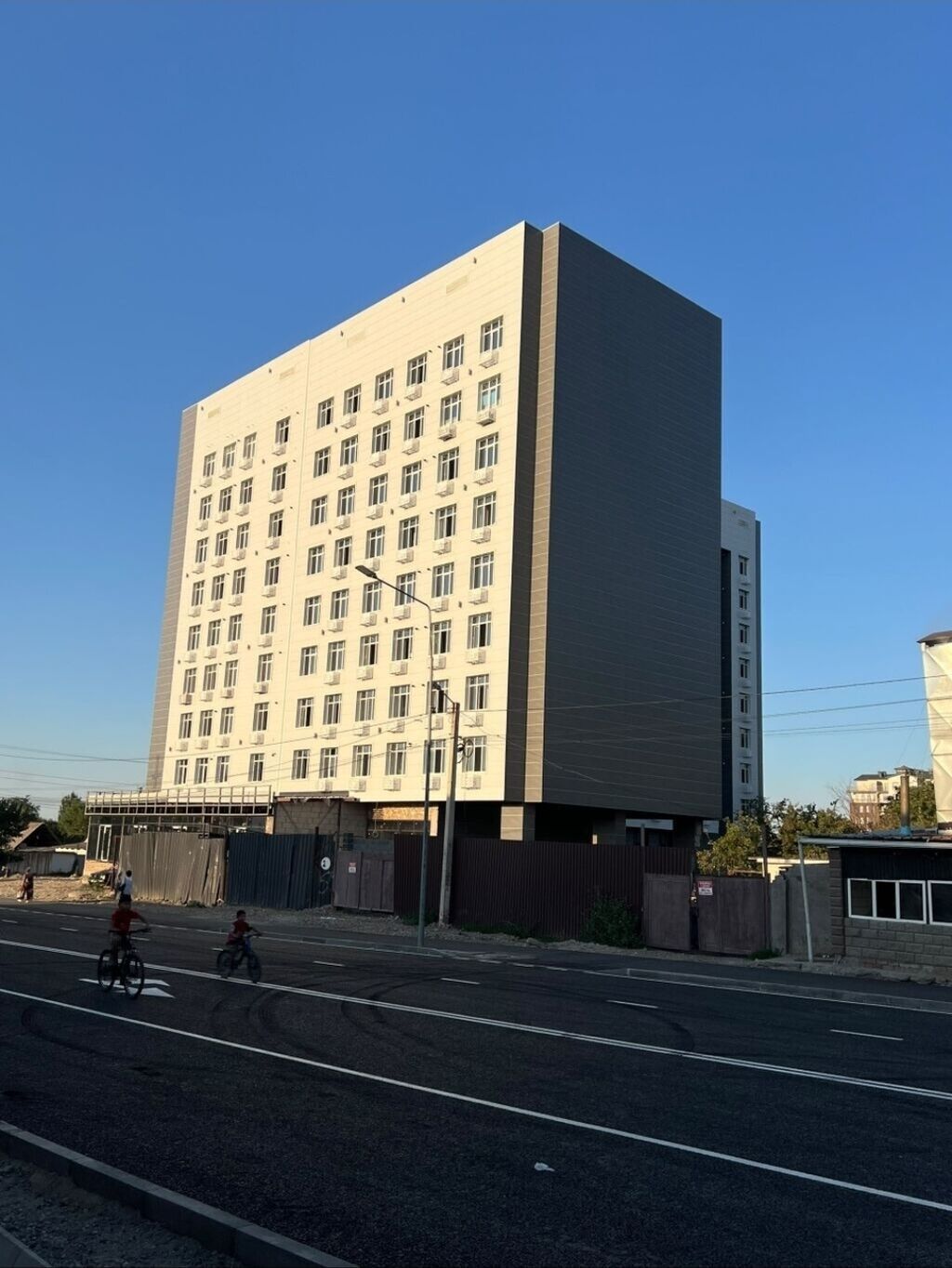 3 комнаты, 91 м², Аламедин-1 мкр Элитка, 4 этаж, ПСО (под самоотделку): фото 2