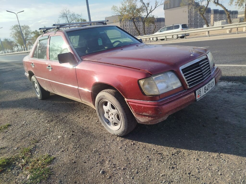 Mercedes-Benz W124: 1996 г., Седан: фото 4