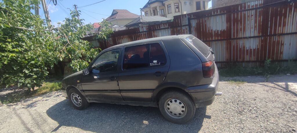 Volkswagen Golf: 1992 г., 1.6 л, Механика, Бензин, Хэтчбэк — фото 3