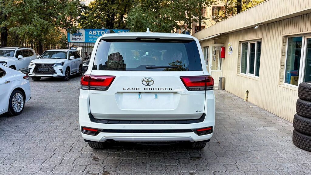 Toyota Land Cruiser: 2026 г., 3.5 л, Автомат, Гибрид, Внедорожник: фото 5