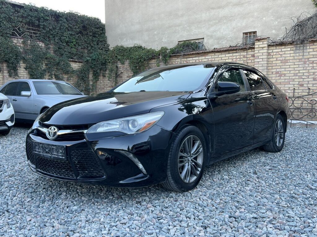 Toyota Camry: 2017 г., 2.5 л, Автомат, Бензин, Седан: фото 2
