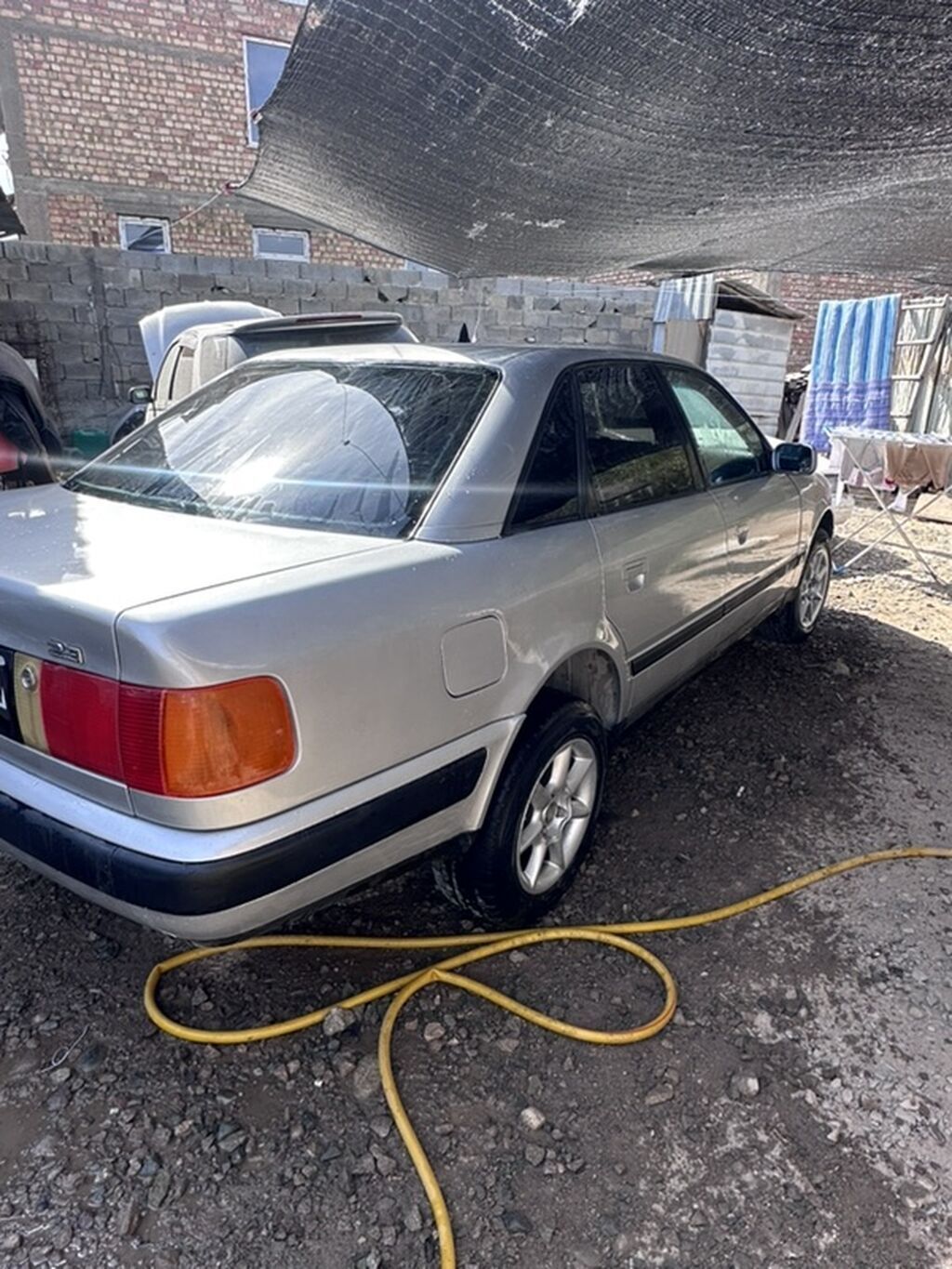 Audi 100: 1992 г., Механика, Бензин, Седан: фото 1