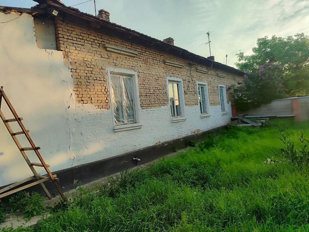 Дом с двором и постройками - Кирпичный одноэтажный дом с несколькими: фото 2