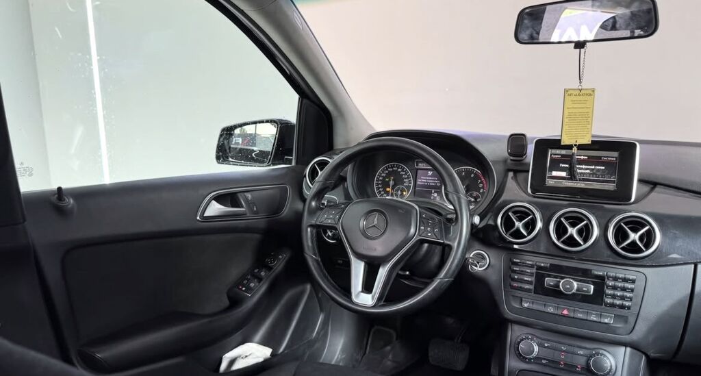 Mercedes-Benz B-Class: 2012 г., Автомат, Бензин, Хэтчбэк: фото 5
