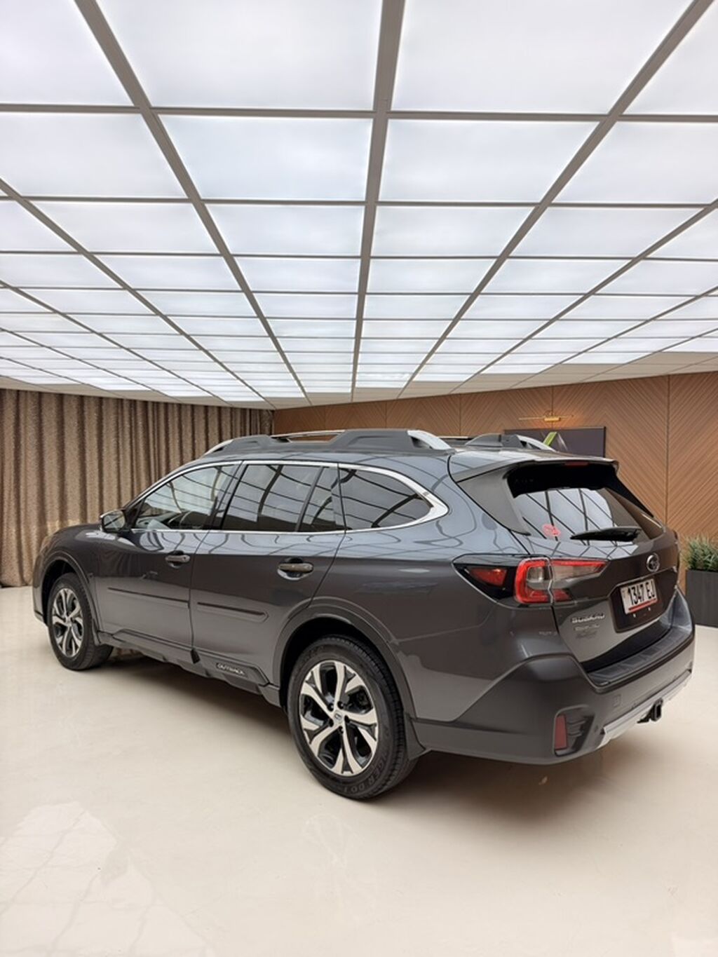 Subaru Outback: 2021 г., 2.4 л, Вариатор, Бензин, Универсал: фото 2