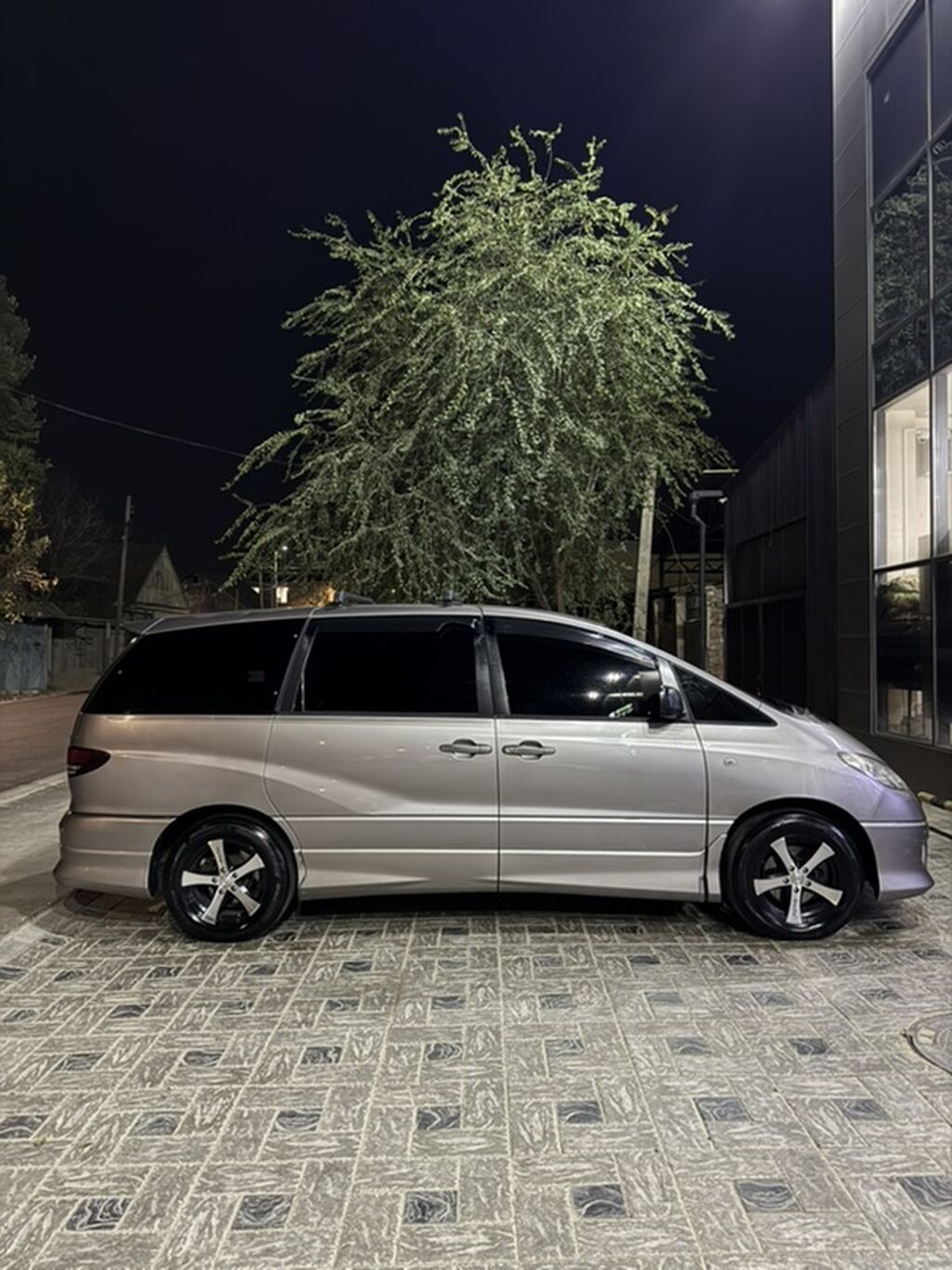 Toyota Estima: 2004 г., 3 л, Автомат, Газ, Минивэн: фото 2