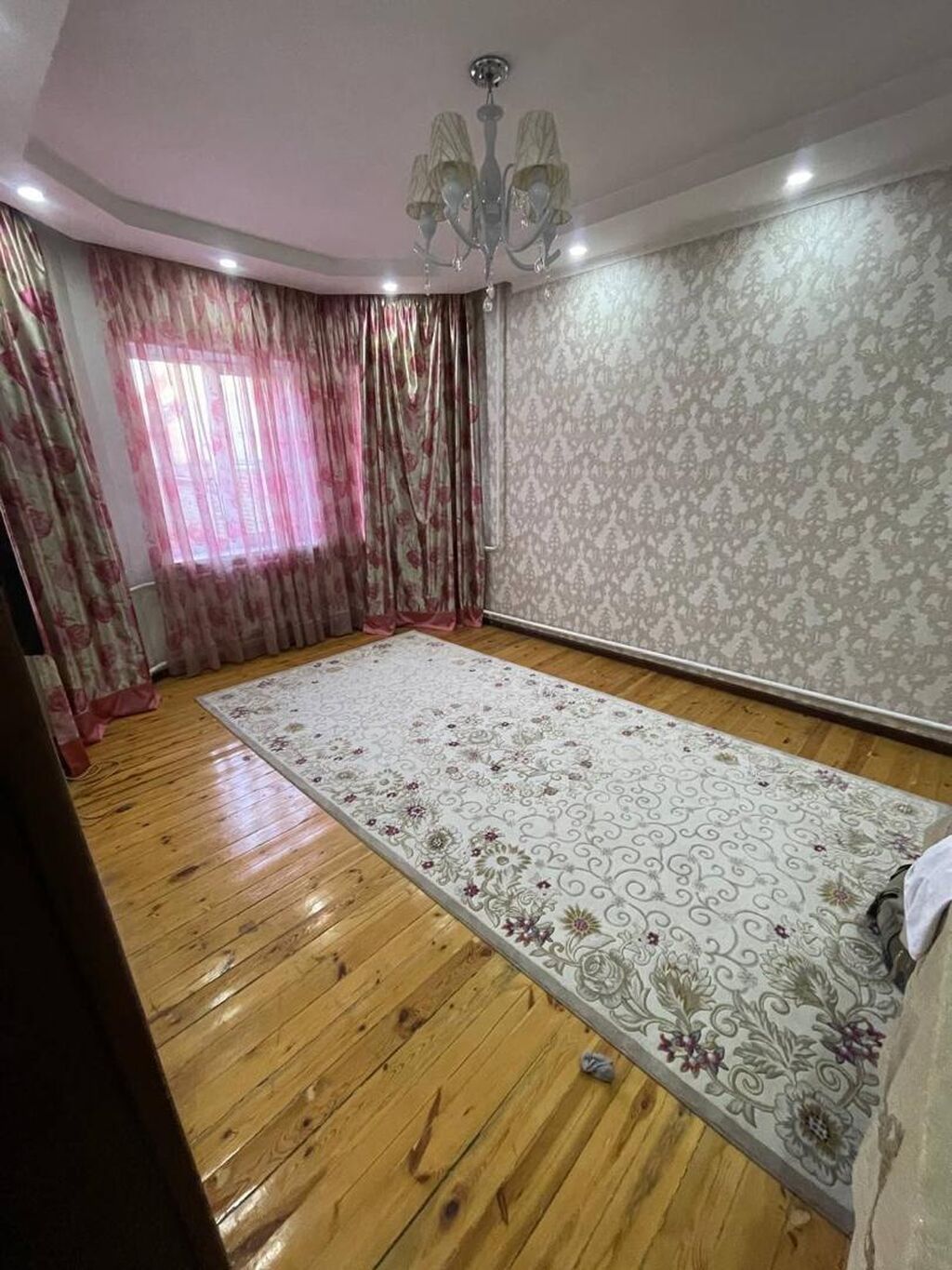 Б/У ковер сатам 1)чон ковер 4-6 м баасы- 8000с 1)Экинчиси 3-4 м: фото 3