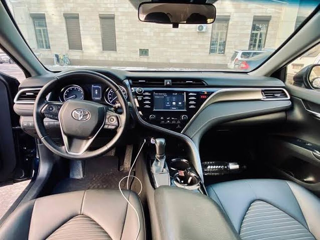 Toyota Camry: 2020 г., 2.5 л, Автомат, Бензин, Седан: фото 2