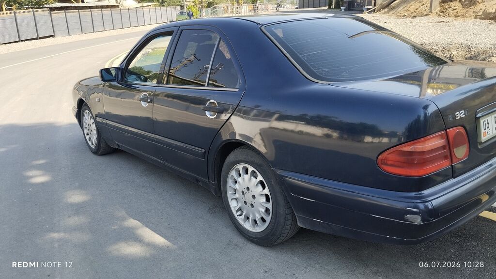 Mercedes-Benz E-Class: 1997 г., 2 л, Механика, Бензин, Седан — фото 4