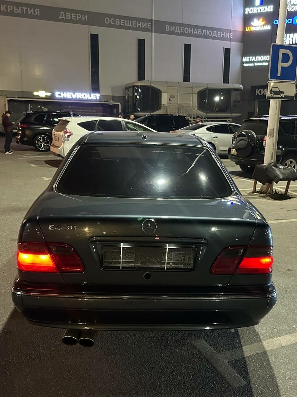 Mercedes-Benz E-Class: 2002 г., 4.3 л, Автомат, Бензин, Седан: фото 8