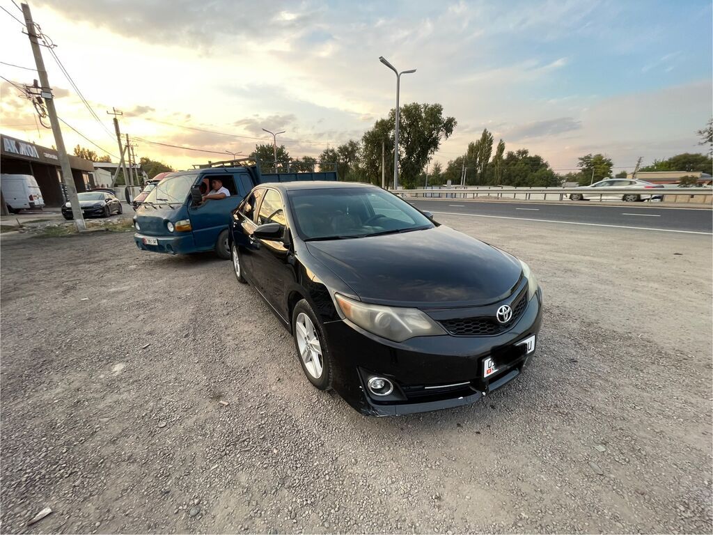 Toyota Camry: 2017 г., 2.5 л, Автомат, Бензин, Седан: фото 2