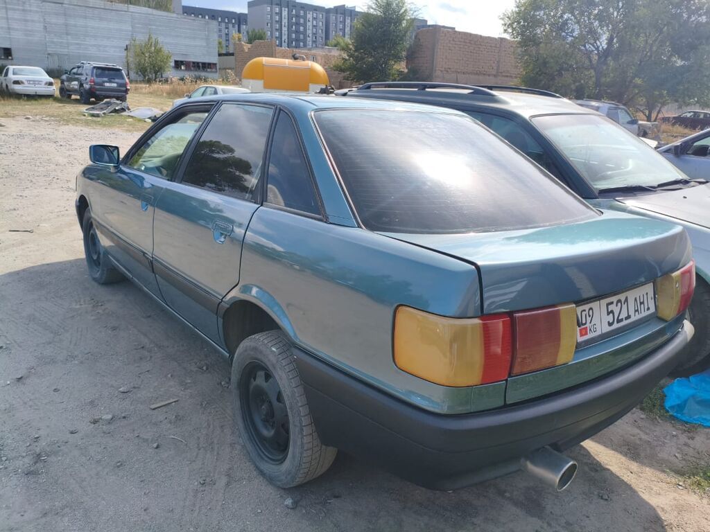 Audi 80: 1990 г., 1.8 л, Механика, Седан: фото 3