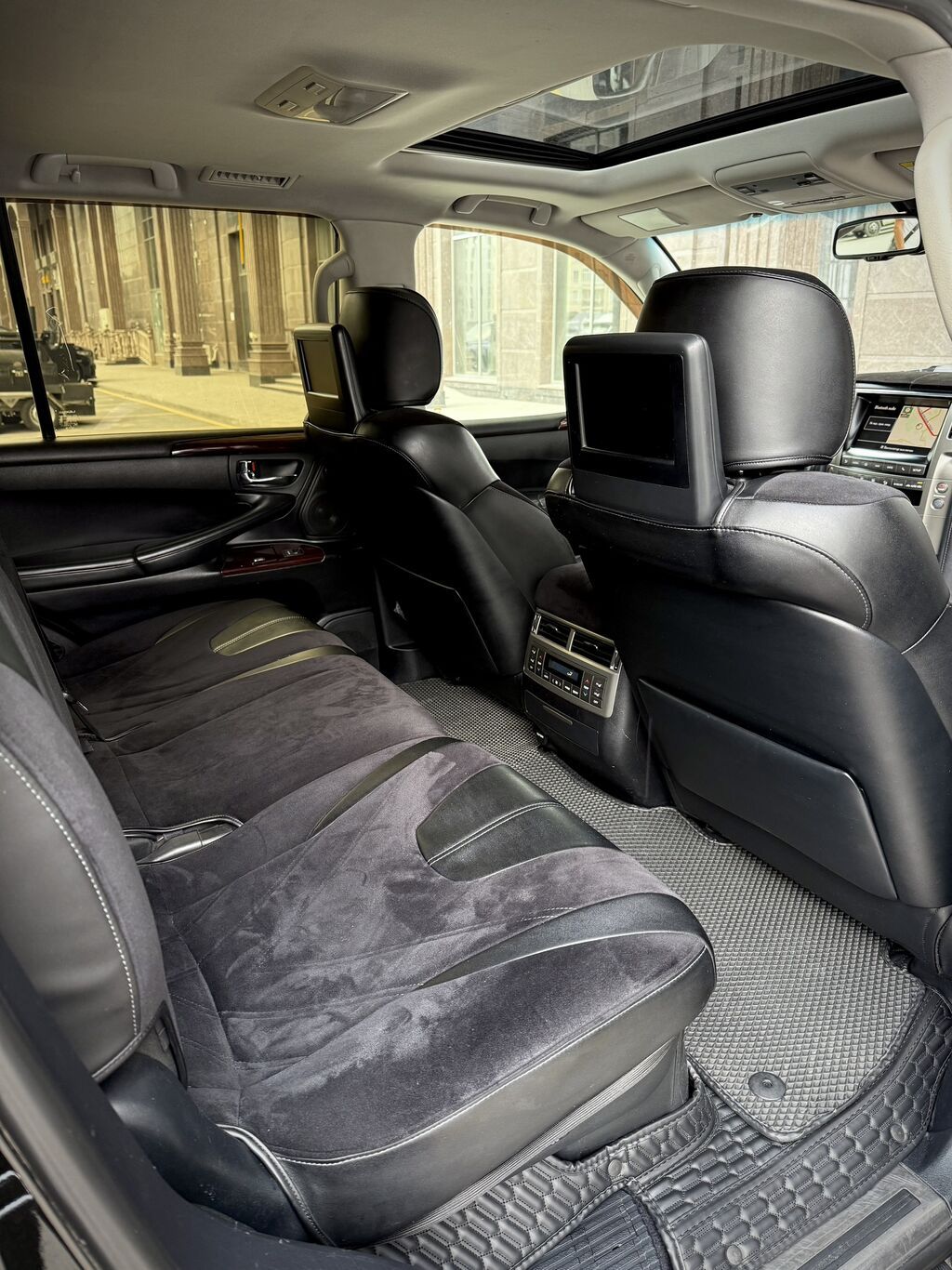 Lexus LX: 2014 г., 5.7 л, Автомат, Газ, Внедорожник: фото 6