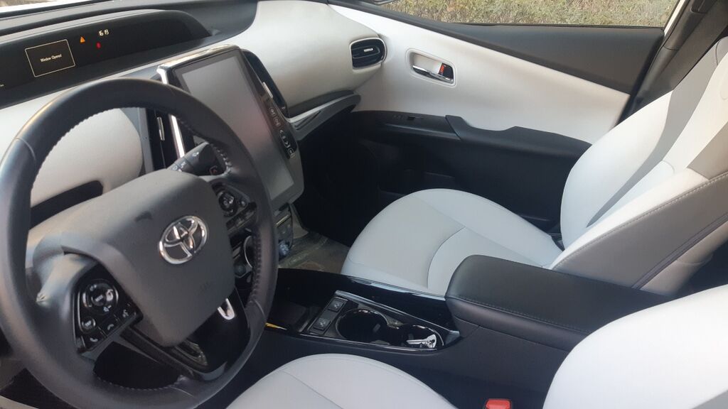 Toyota Prius: 2020 г., 1.8 л, Автомат, Гибрид, Лифтбек: фото 3