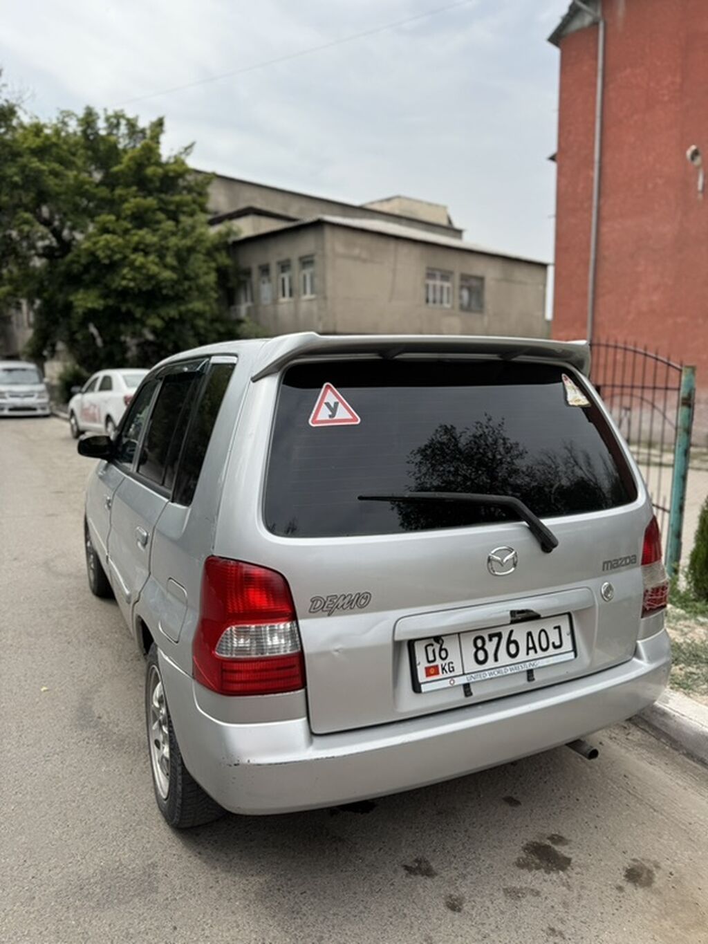Mazda Demio: 2002 г., 1.3 л, Автомат, Бензин, Хэтчбэк — фото 3