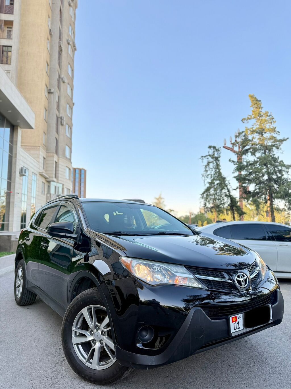 Toyota RAV4: 2013 г., 2.5 л, Автомат, Бензин, Кроссовер: фото 2