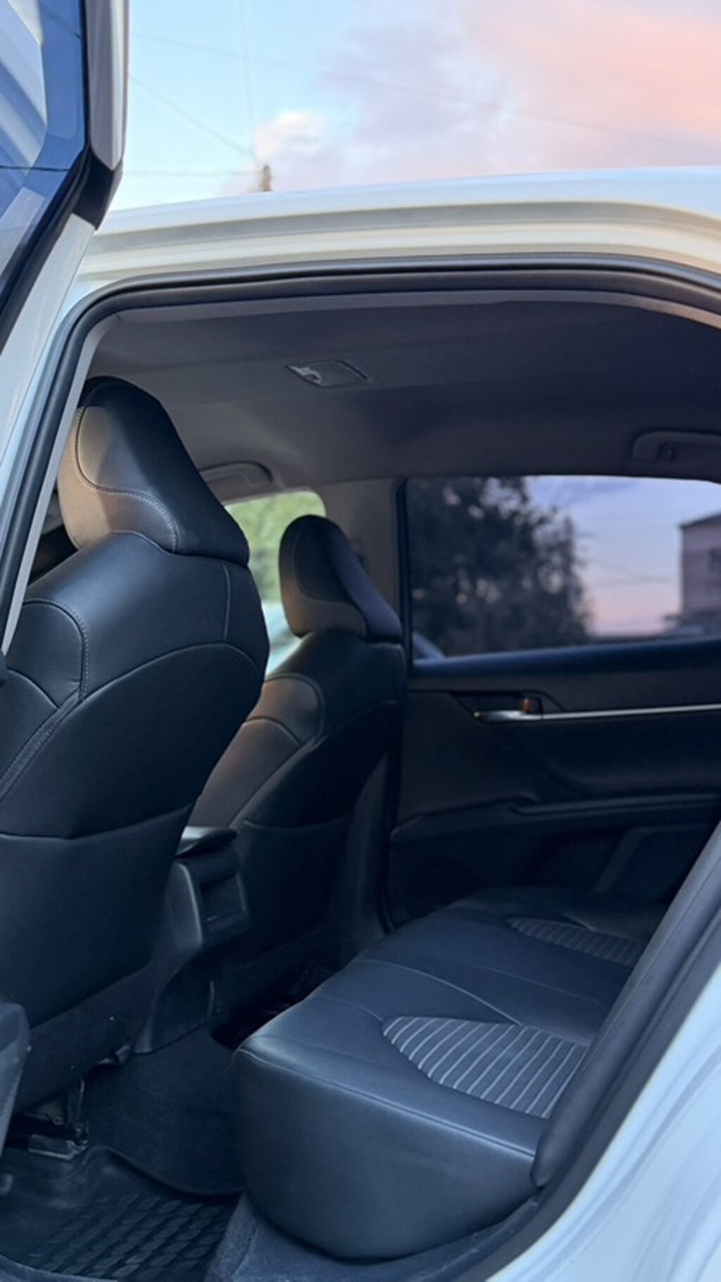 Toyota Camry: 2020 г., 2.5 л, Автомат, Бензин, Седан — фото 5