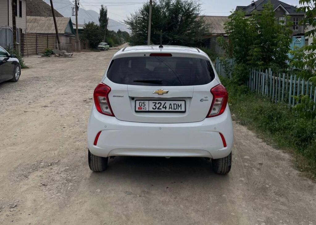 Chevrolet Spark: 2016 г., 1 л, Автомат, Бензин, Хэтчбэк: фото 2