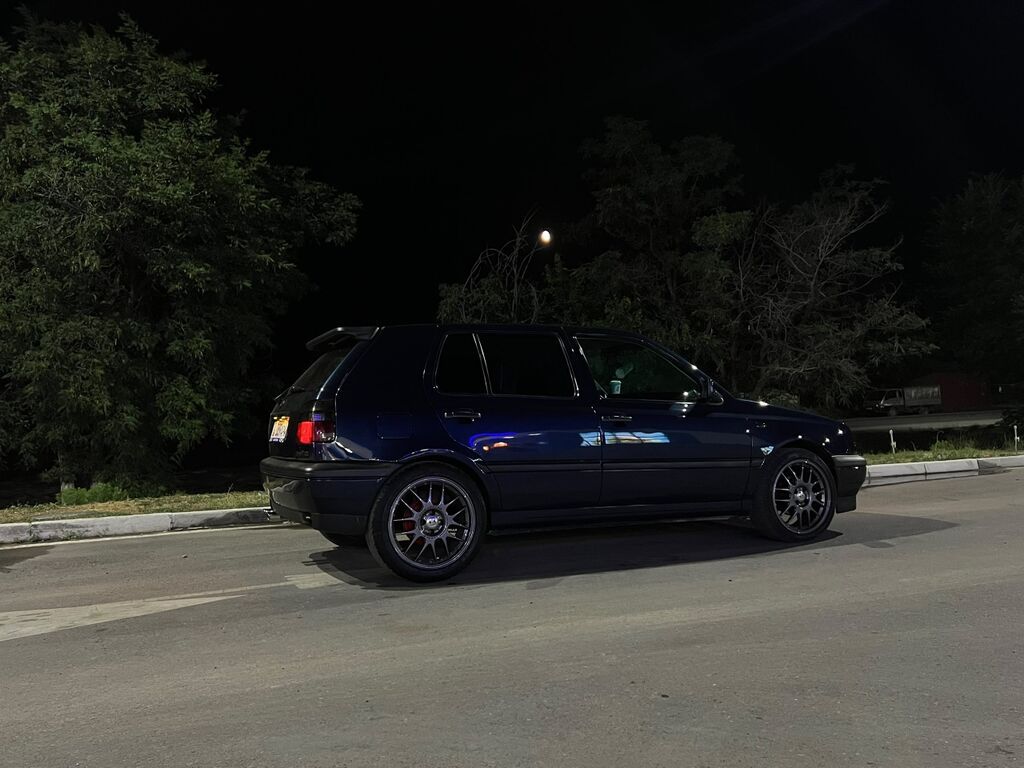 Volkswagen Golf: 1993 г., 1.8 л, Механика, Бензин, Хэтчбэк: фото 6