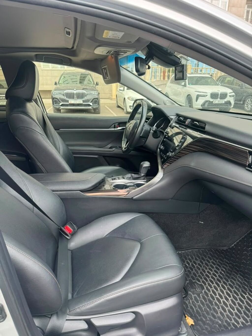 Toyota Camry: 2020 г., 2.5 л, Автомат, Гибрид, Седан: фото 5