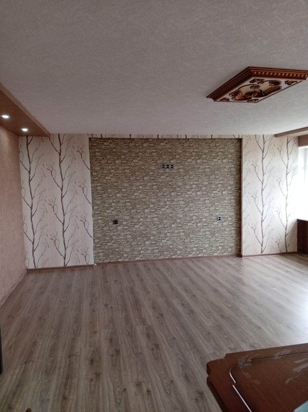 🏠 SATILIR! 📍 Ünvan: Gülüstan qəsəbəsi, Araz Marketlə üzbəüz 🏢