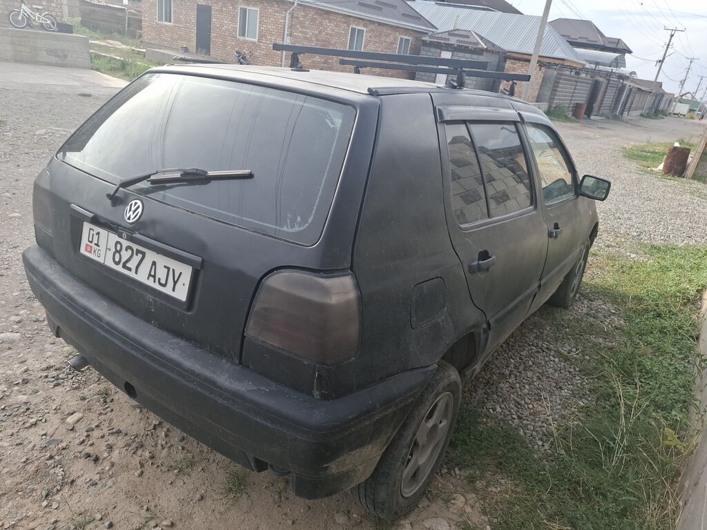 Volkswagen Golf: 1994 г., 1.6 л, Механика, Бензин, Хэтчбэк: фото 2