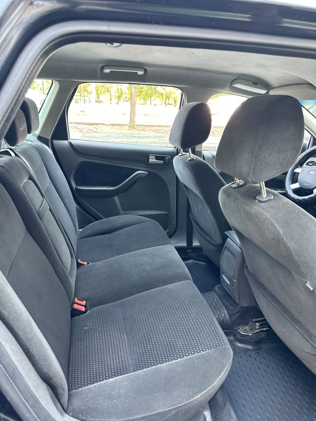 Ford Focus: 2007 г., 2 л, Механика, Бензин, Универсал: фото 8