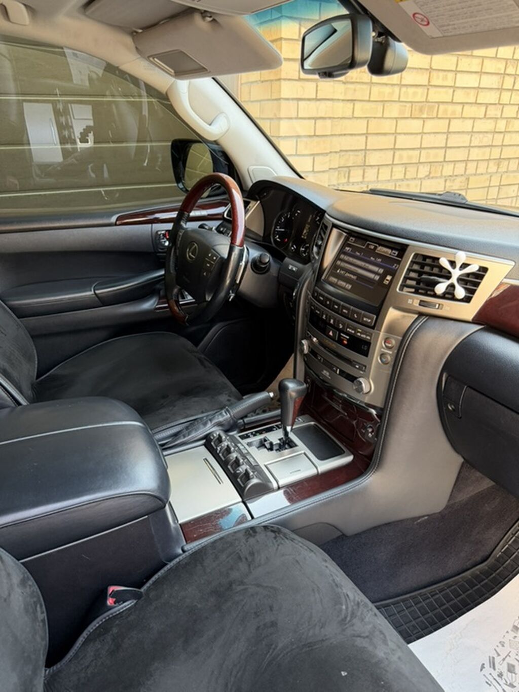 Lexus LX: 2012 г., 5.7 л, Автомат, Бензин, Внедорожник: фото 4