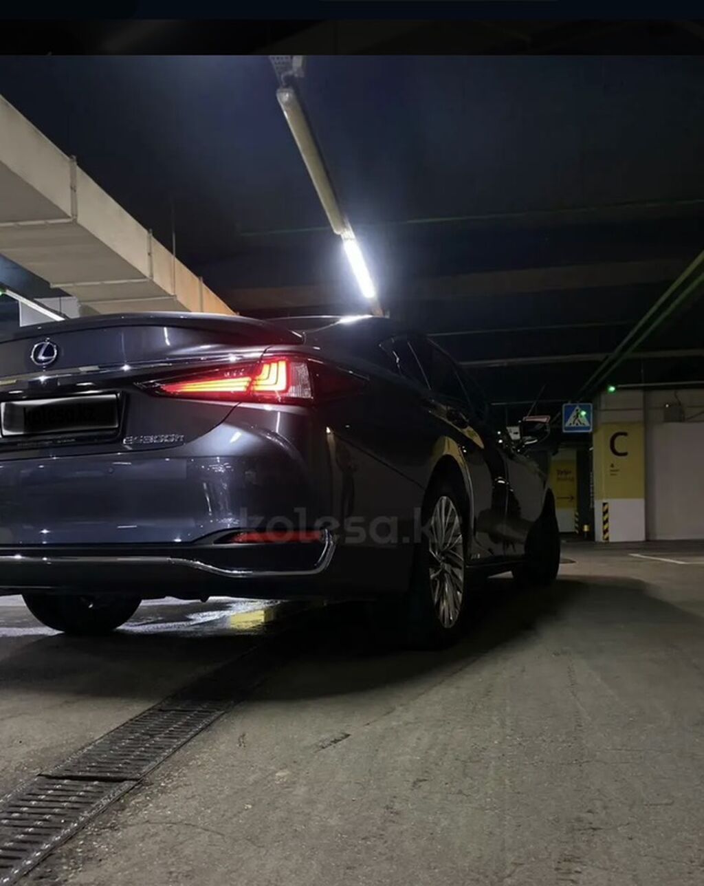 Lexus ES: 2019 г., Автомат, Гибрид, Седан: фото 2