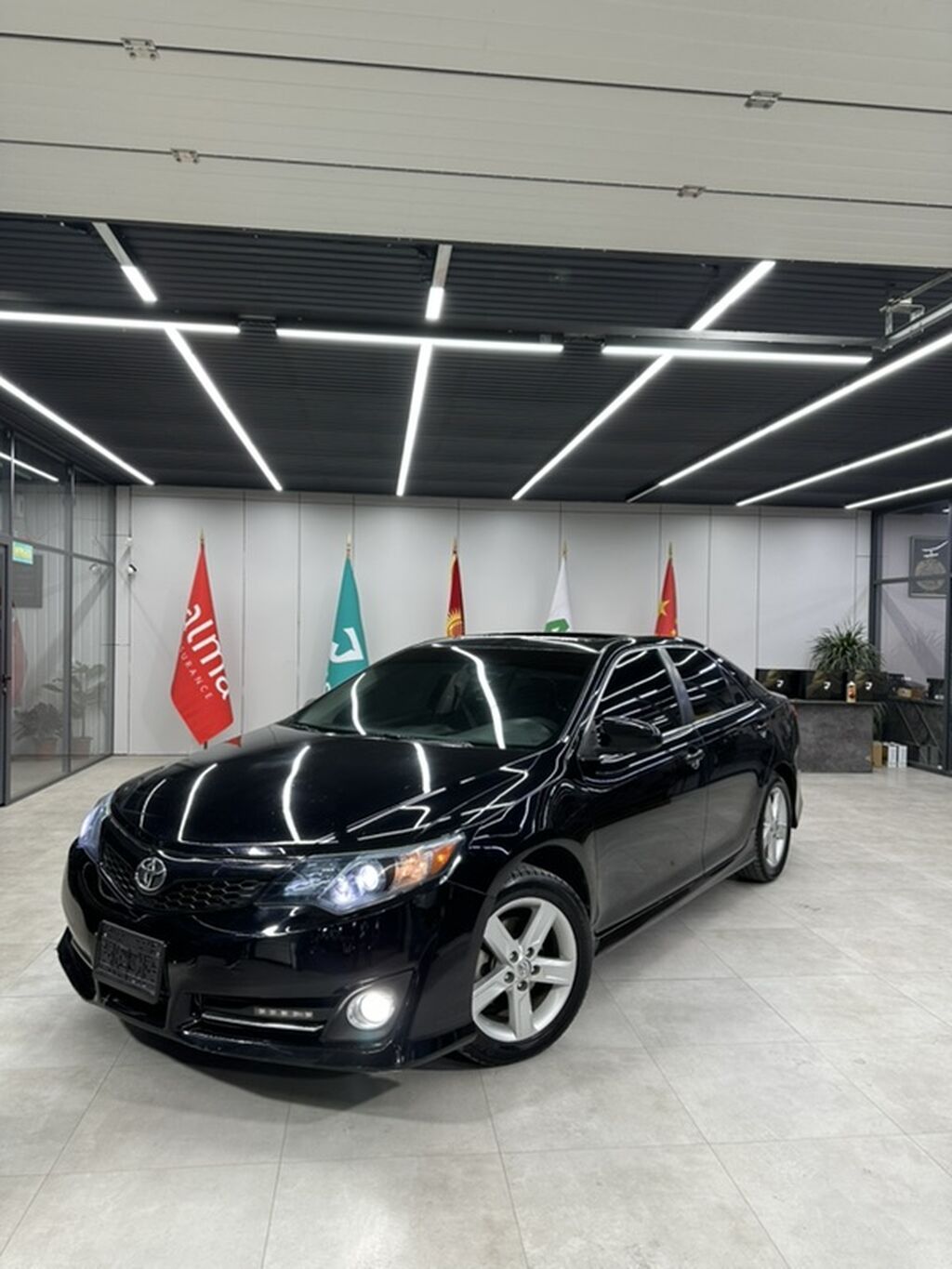 Toyota Camry: 2013 г., 2.5 л, Автомат, Бензин, Седан: фото 1