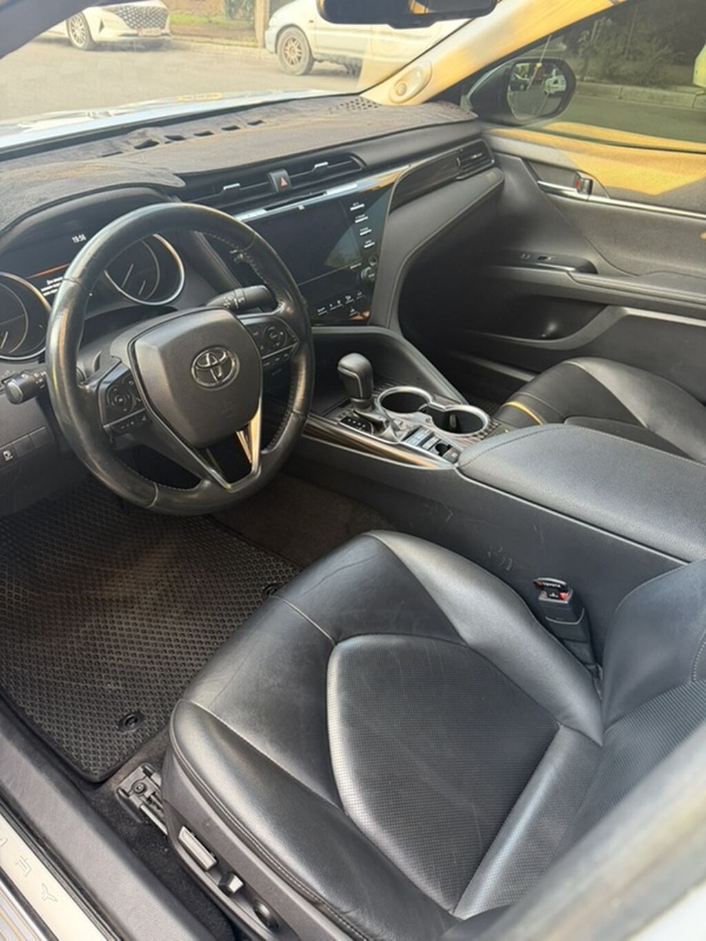 Toyota Camry: 2019 г., 2.5 л, Вариатор, Гибрид, Седан: фото 5