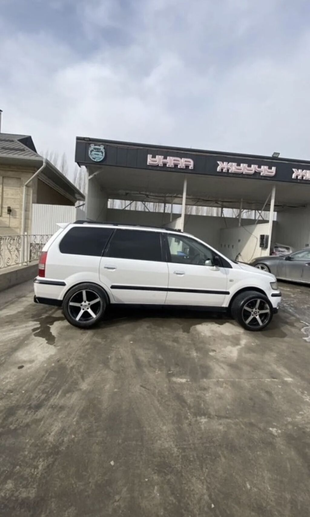 Mitsubishi Chariot: 2003 г., 2.4 л, Автомат, Бензин, Минивэн: фото 3