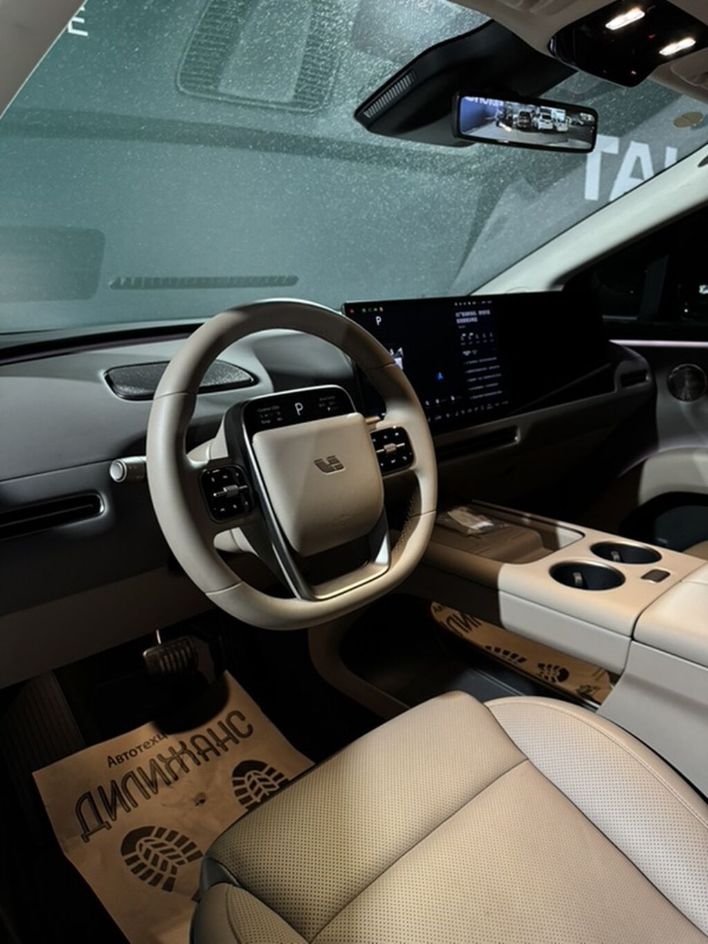 Lixiang i8: 2025 г., 0.1 л, Автомат, Электромобиль, Кроссовер: фото 6