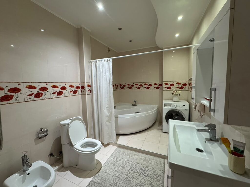 3 комнаты, 138 м², 7 мкр Элитка, 3 этаж, Дизайнерский ремонт: фото 8