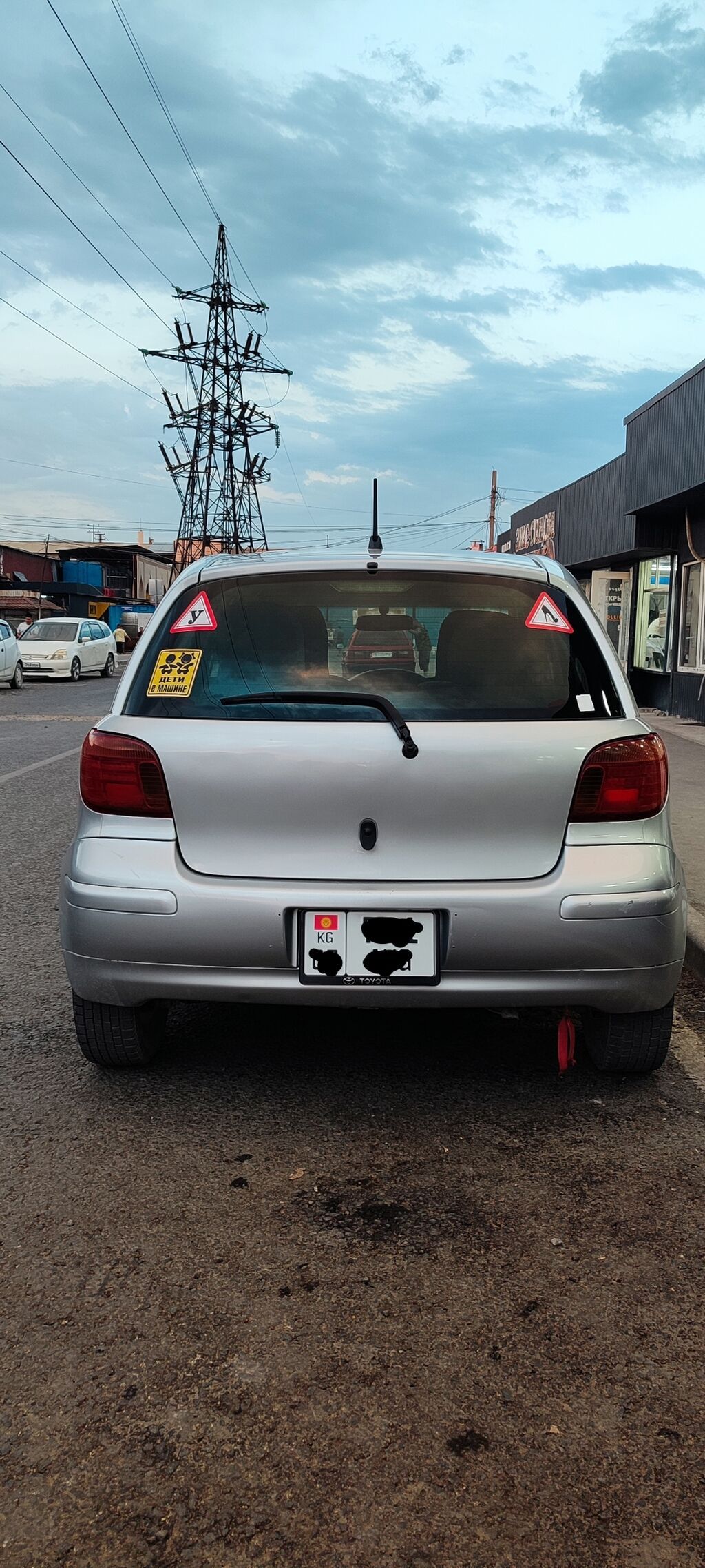 Toyota Vitz: 2003 г., 1.3 л, Вариатор, Бензин, Хэтчбэк: фото 4