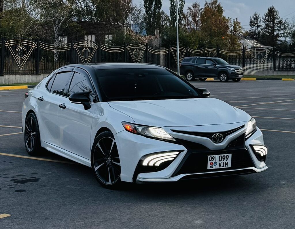 Toyota Camry: 2019 г., 2.5 л, Автомат, Бензин, Седан: фото 2