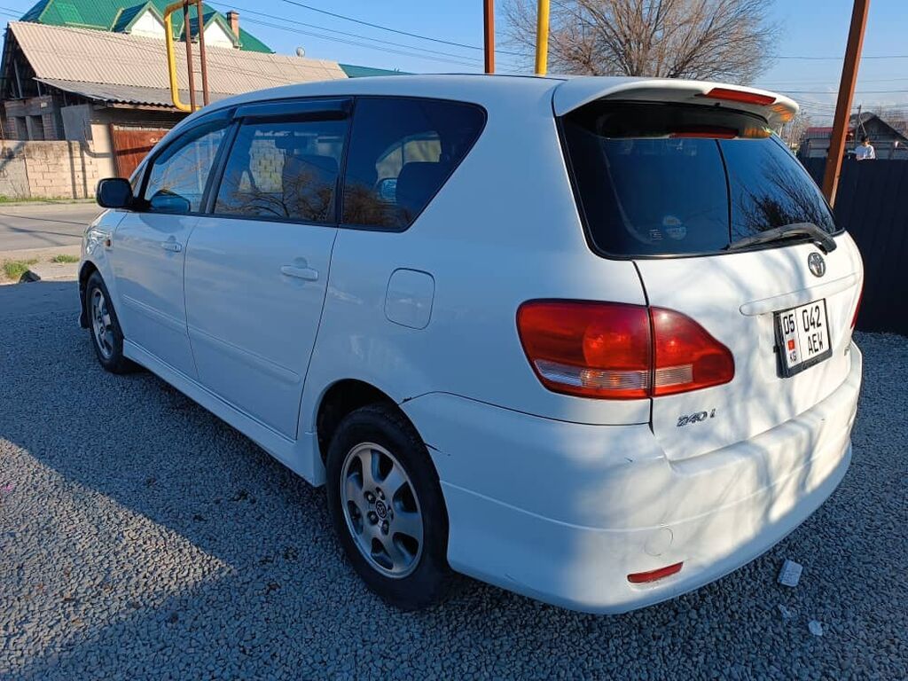 Toyota Ipsum: 2003 г., 2.4 л, Автомат, Газ, Минивэн: фото 6