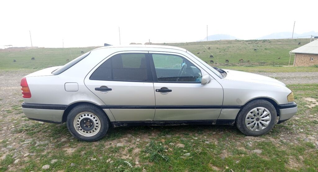 Mercedes-Benz C-Class: 1994 г., 1.8 л, Механика, Бензин, Седан: фото 2