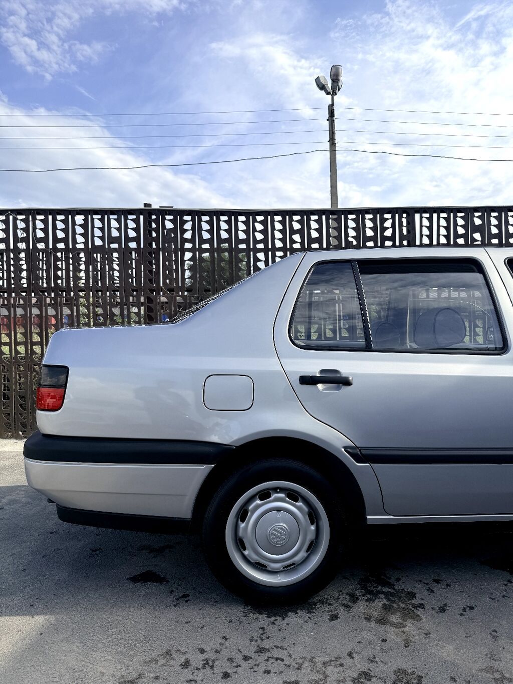 Volkswagen Vento: 1997 г., 1.8 л, Механика, Бензин, Седан: фото 2