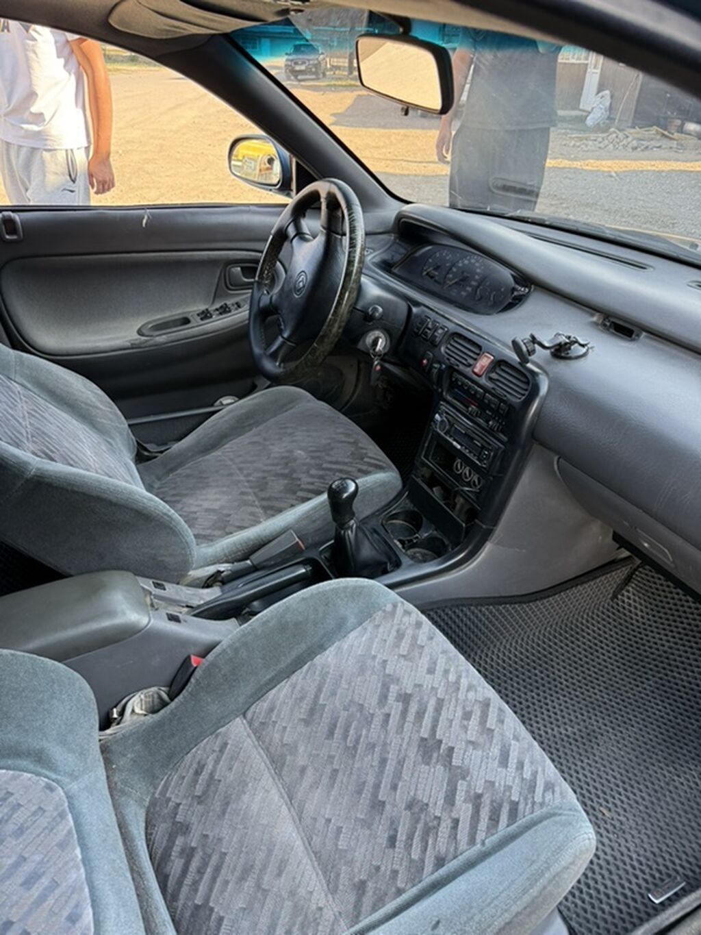 Mazda 626: 1992 г., 2 л, Механика, Бензин, Седан: фото 5