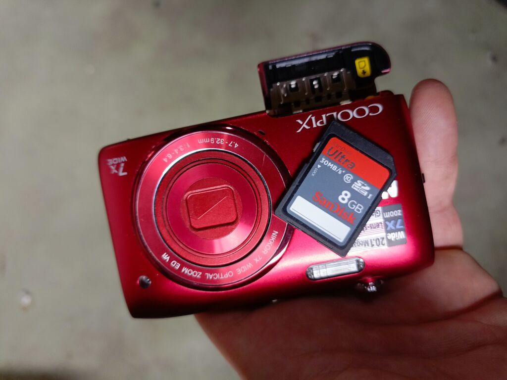 Компактная цифровая камера Nikon COOLPIX (красный цвет) — фото 4