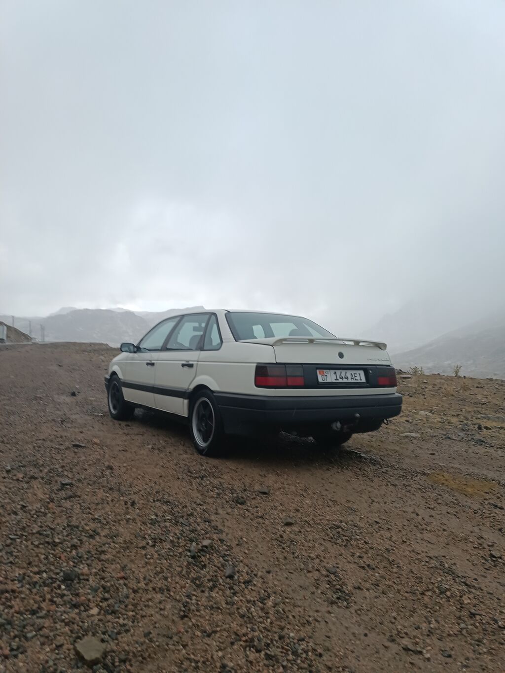 Volkswagen Passat: 1990 г., 1.8 л, Механика, Бензин, Седан: фото 5