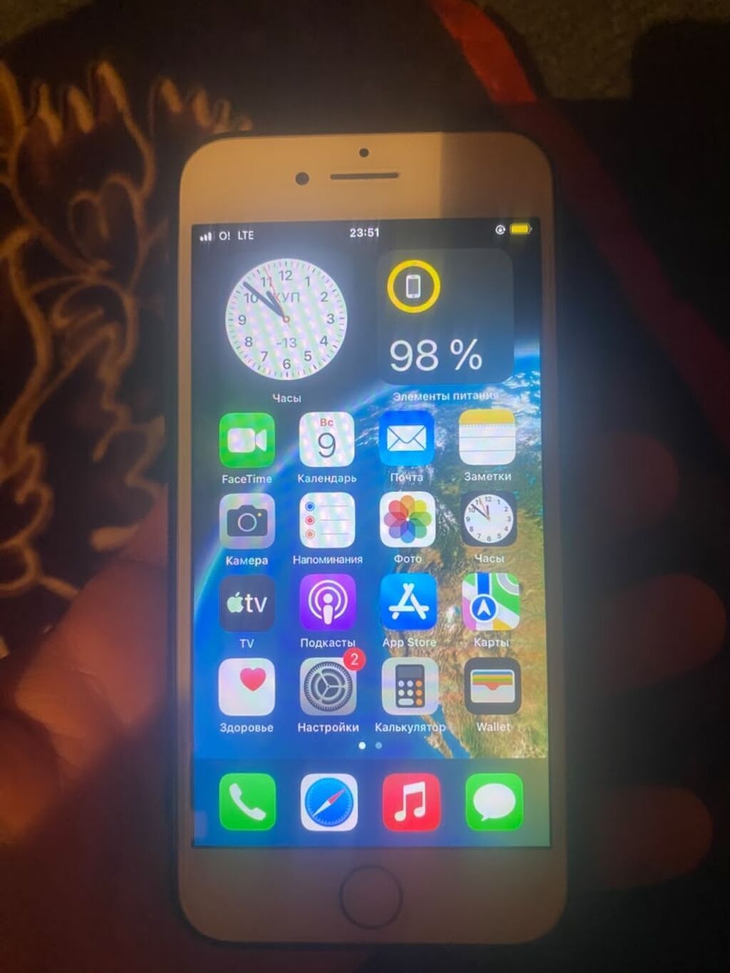 IPhone 8, Б/у, 64 ГБ, Белый, Чехол, 100 %: фото 2