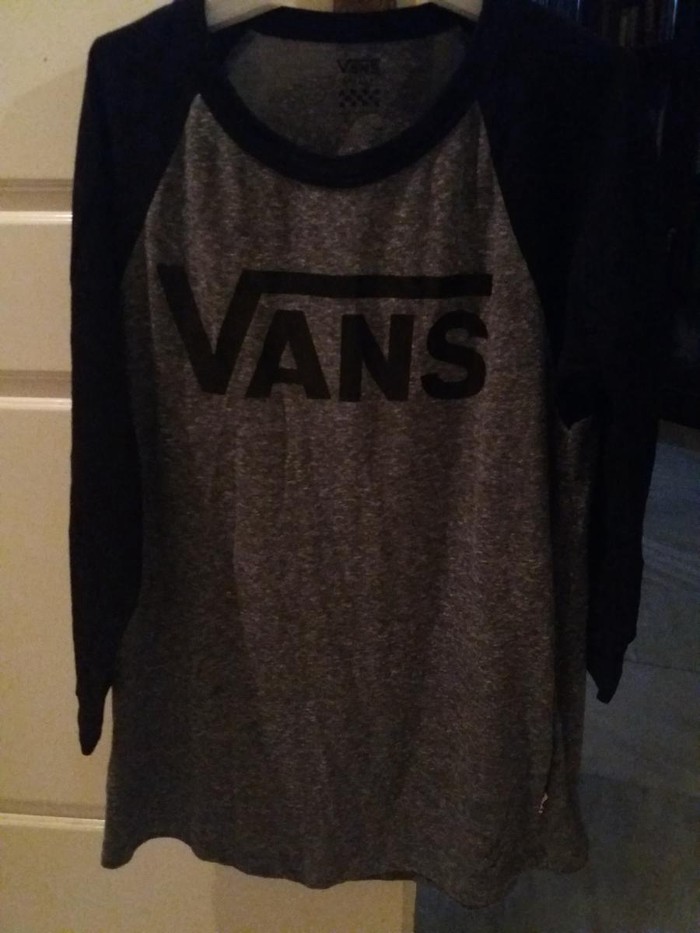 Women's Sweatsuits: Μπλουζάκι vans
κατάσταση:άψογη
Μέγεθος:small
μαρκα :vans σε lalafo.gr Μπλουζάκι vans
κατάσταση:άψογη
Μέγεθος:small
μαρκα :vans σε Γιαννιτσά